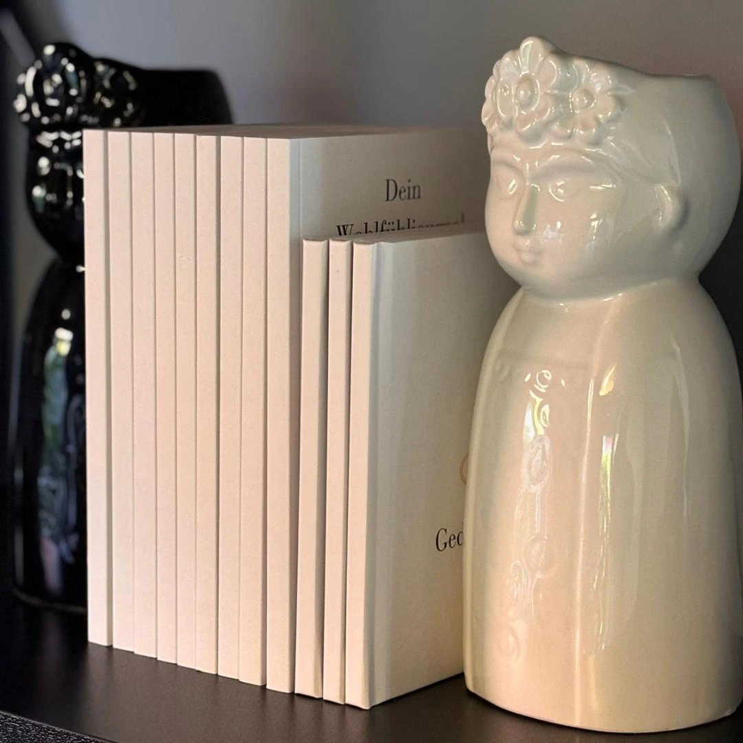 Alle Journals und Bücher Alle Journals und Bücher von Radis Coaching im Bücherregal.